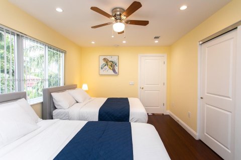 Villa ou maison à louer à Hollywood, Floride: 6 chambres, 232.26 m2 № 1863937 - photo 26