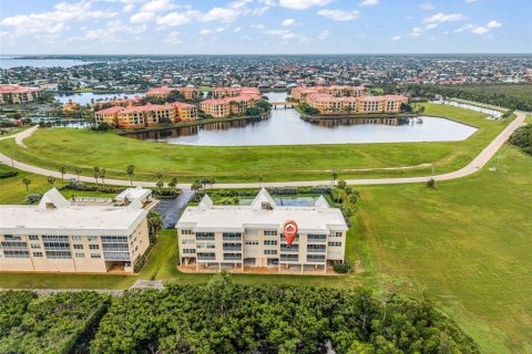 Copropriété à vendre à Punta Gorda, Floride: 2 chambres, 142.14 m2 № 2415109 - photo 2