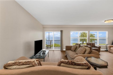 Copropriété à vendre à Punta Gorda, Floride: 2 chambres, 142.14 m2 № 2415109 - photo 11