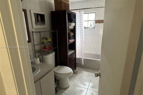 Touwnhouse à vendre à Miami, Floride: 3 chambres, 125.14 m2 № 1985314 - photo 26