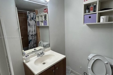 Touwnhouse à vendre à Miami, Floride: 3 chambres, 125.14 m2 № 1985314 - photo 21