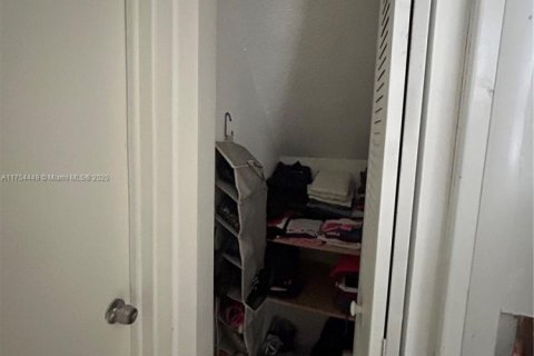 Touwnhouse à vendre à Miami, Floride: 3 chambres, 125.14 m2 № 1985314 - photo 19