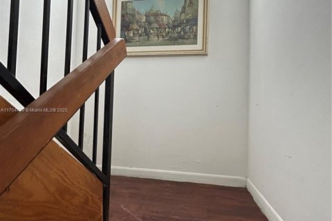 Touwnhouse à vendre à Miami, Floride: 3 chambres, 125.14 m2 № 1985314 - photo 23