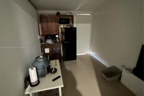 Touwnhouse à vendre à Miami, Floride: 3 chambres, 125.14 m2 № 1985314 - photo 17