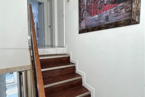 Touwnhouse à vendre à Miami, Floride: 3 chambres, 125.14 m2 № 1985314 - photo 24