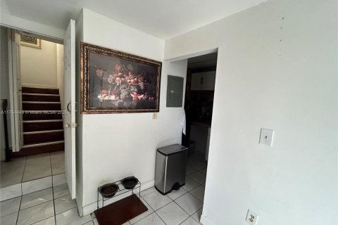 Touwnhouse à vendre à Miami, Floride: 3 chambres, 125.14 m2 № 1985314 - photo 5