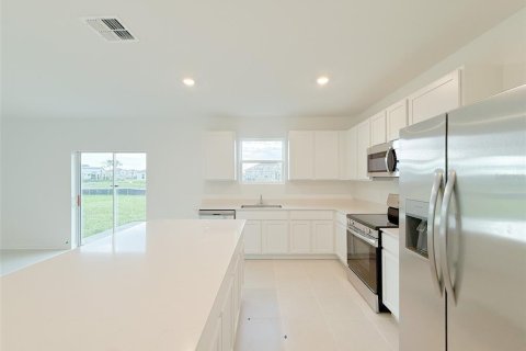 Casa en alquiler en Kissimmee, Florida, 4 dormitorios, 243.96 m2 № 1912313 - foto 12