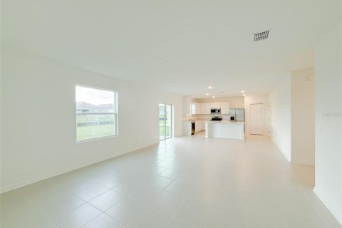 Casa en alquiler en Kissimmee, Florida, 4 dormitorios, 243.96 m2 № 1912313 - foto 17