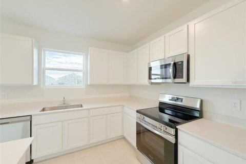 Casa en alquiler en Kissimmee, Florida, 4 dormitorios, 243.96 m2 № 1912313 - foto 13