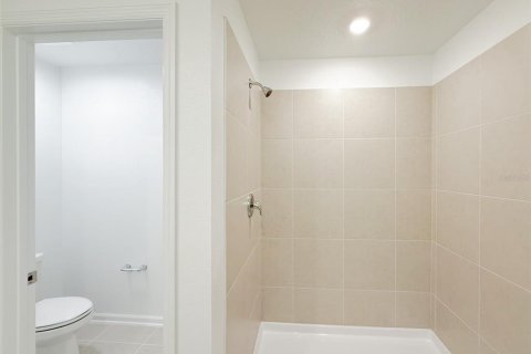 Casa en alquiler en Kissimmee, Florida, 4 dormitorios, 243.96 m2 № 1912313 - foto 24