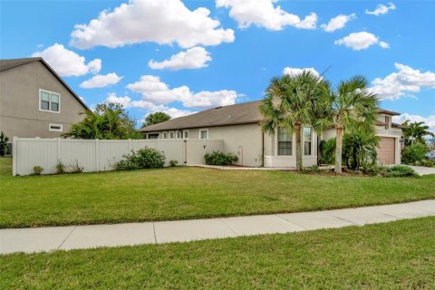 House in Wimauma, Florida 4 bedrooms, 185.25 sq.m. № 1723914 - photo 6