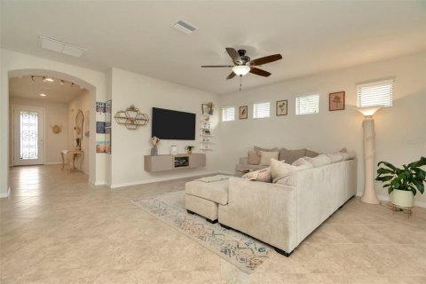 House in Wimauma, Florida 4 bedrooms, 185.25 sq.m. № 1723914 - photo 20