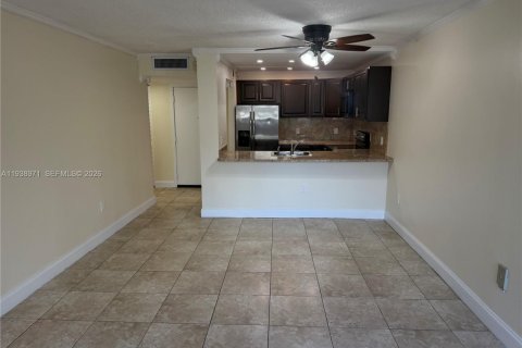 Снять в аренду кондоминиум в Майами, Флорида 2 спальни, 86.4м2, № 1996738 - фото 4