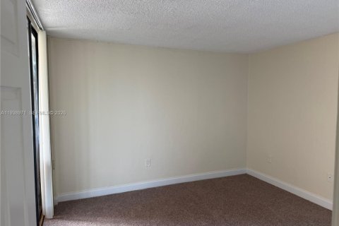 Снять в аренду кондоминиум в Майами, Флорида 2 спальни, 86.4м2, № 1996738 - фото 10