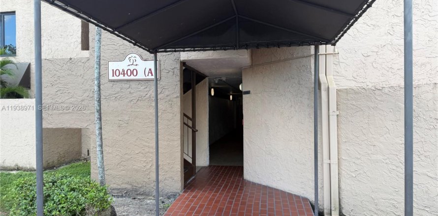 Кондоминиум с 2 спальнями в Майами, Флорида № 1996738