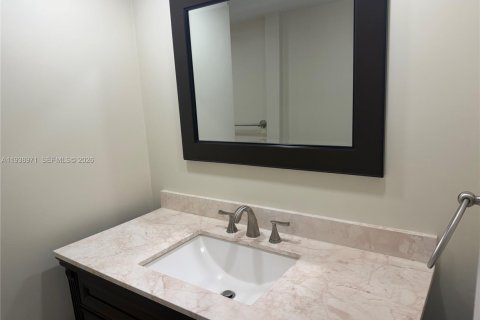 Снять в аренду кондоминиум в Майами, Флорида 2 спальни, 86.4м2, № 1996738 - фото 7