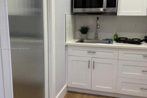 Commercial property in Homestead, Florida 1 bedroom, 136.94 sq.m. № 1954830 - photo 6