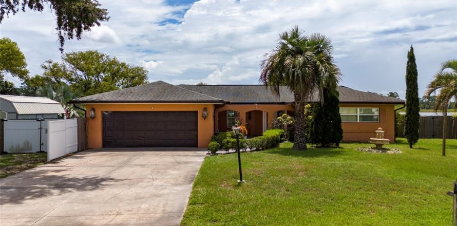 Villa ou maison à Deltona, Floride 3 chambres, 185.06 m2 № 1823108