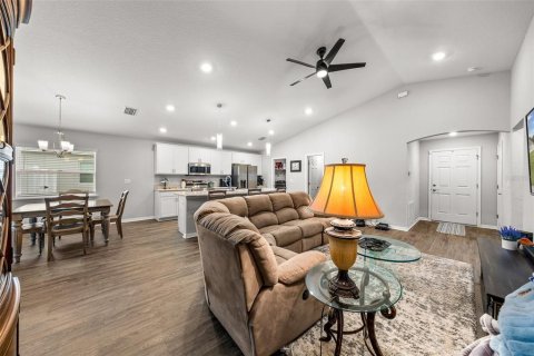 House in Ocala, Florida 3 bedrooms, 143.16 sq.m. № 2155878 - photo 12
