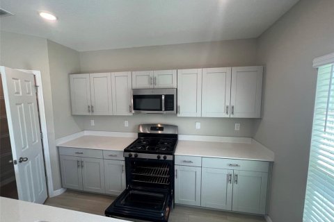 Villa ou maison à louer à Parrish, Floride: 5 chambres, 225.01 m2 № 2380912 - photo 12