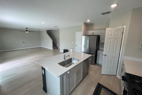 Villa ou maison à louer à Parrish, Floride: 5 chambres, 225.01 m2 № 2380912 - photo 13