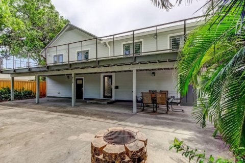 House in Saint Petersburg, Florida 3 bedrooms, 138.98 sq.m. № 1838790 - photo 5