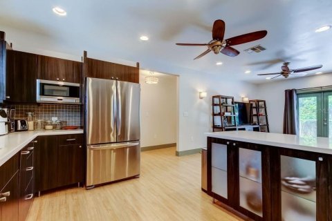 House in Saint Petersburg, Florida 3 bedrooms, 138.98 sq.m. № 1838790 - photo 15
