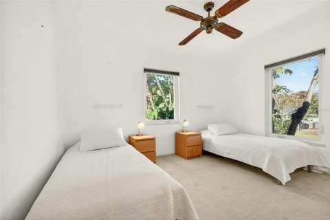 House in Longboat Key, Florida 3 bedrooms, 163.32 sq.m. № 2152120 - photo 25