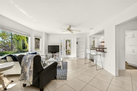 House in Longboat Key, Florida 3 bedrooms, 163.32 sq.m. № 2152120 - photo 15