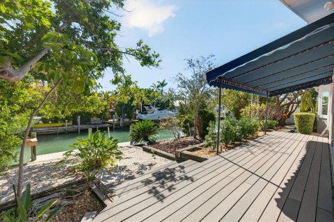 House in Longboat Key, Florida 3 bedrooms, 163.32 sq.m. № 2152120 - photo 28