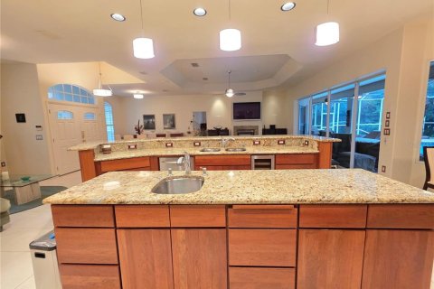 Casa en venta en Weeki Wachee, Florida, 4 dormitorios, 262.17 m2 № 1916969 - foto 10