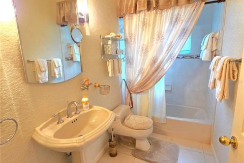 Casa en venta en Weeki Wachee, Florida, 4 dormitorios, 262.17 m2 № 1916969 - foto 27