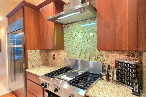 Casa en venta en Weeki Wachee, Florida, 4 dormitorios, 262.17 m2 № 1916969 - foto 9