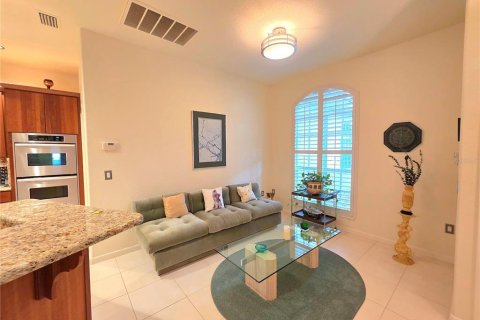 Casa en venta en Weeki Wachee, Florida, 4 dormitorios, 262.17 m2 № 1916969 - foto 11