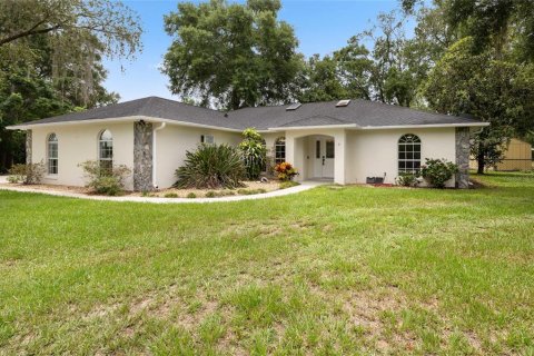 House in Belleview, Florida 3 bedrooms, 206.99 sq.m. № 1817998 - photo 1