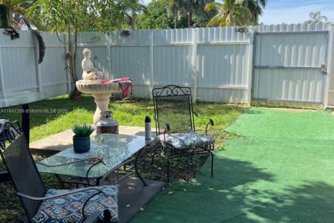 House in Miami, Florida 3 bedrooms № 1850381 - photo 25
