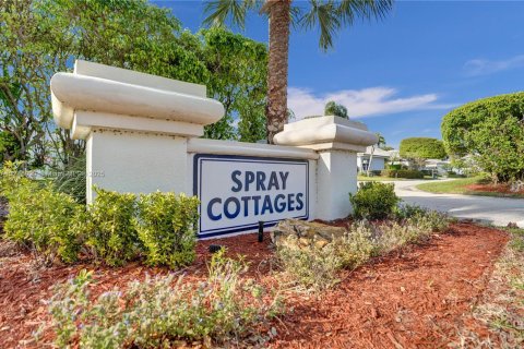 House in West Palm Beach, Florida 3 bedrooms, 264.59 sq.m. № 1713946 - photo 7