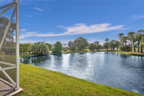 House in West Palm Beach, Florida 3 bedrooms, 264.59 sq.m. № 1713946 - photo 25