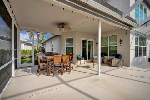 House in West Palm Beach, Florida 3 bedrooms, 264.59 sq.m. № 1713946 - photo 19