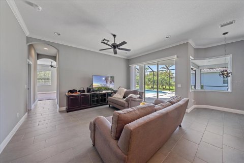 House in Bradenton, Florida 4 bedrooms, 294.78 sq.m. № 1804691 - photo 13