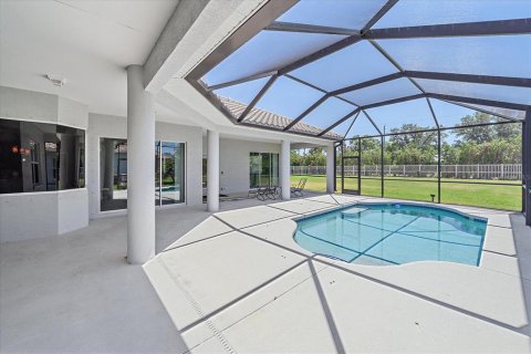 House in Bradenton, Florida 4 bedrooms, 294.78 sq.m. № 1804691 - photo 3