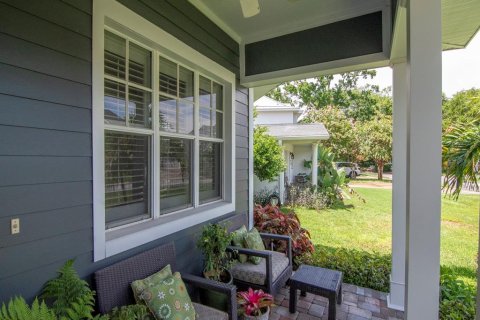 House in Tampa, Florida 4 bedrooms, 301.65 sq.m. № 1829407 - photo 5