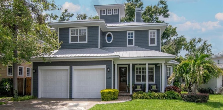 House in Tampa, Florida 4 bedrooms, 301.65 sq.m. № 1829407