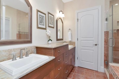 House in Tampa, Florida 4 bedrooms, 301.65 sq.m. № 1829407 - photo 24