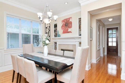 House in Tampa, Florida 4 bedrooms, 301.65 sq.m. № 1829407 - photo 10