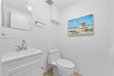 Condo in Miami, Florida, 2 bedrooms  № 2064159 - photo 4