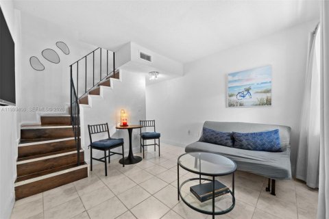 Condo in Miami, Florida, 2 bedrooms  № 2064159