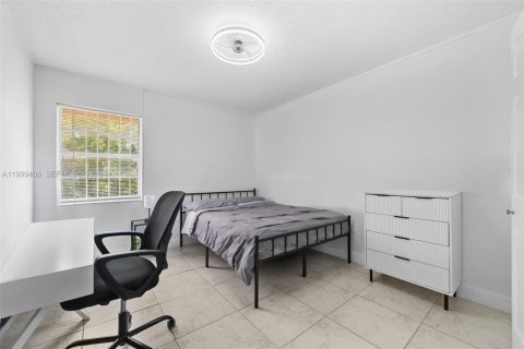 Condo in Miami, Florida, 2 bedrooms  № 2064159 - photo 7