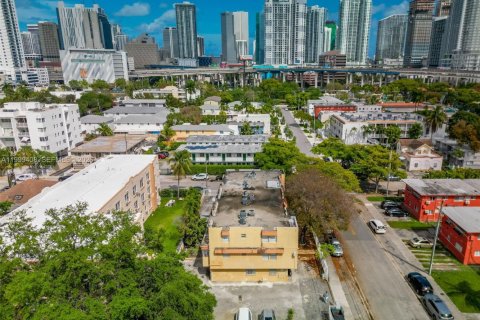 Condo in Miami, Florida, 2 bedrooms  № 2064159 - photo 17