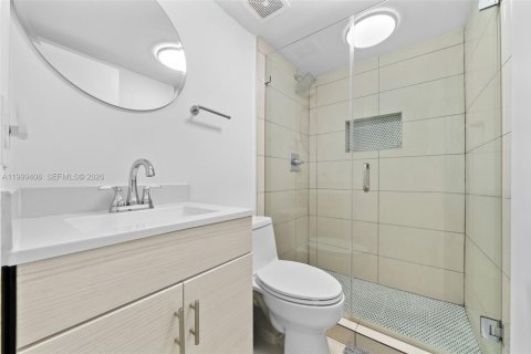 Condo in Miami, Florida, 2 bedrooms  № 2064159 - photo 8